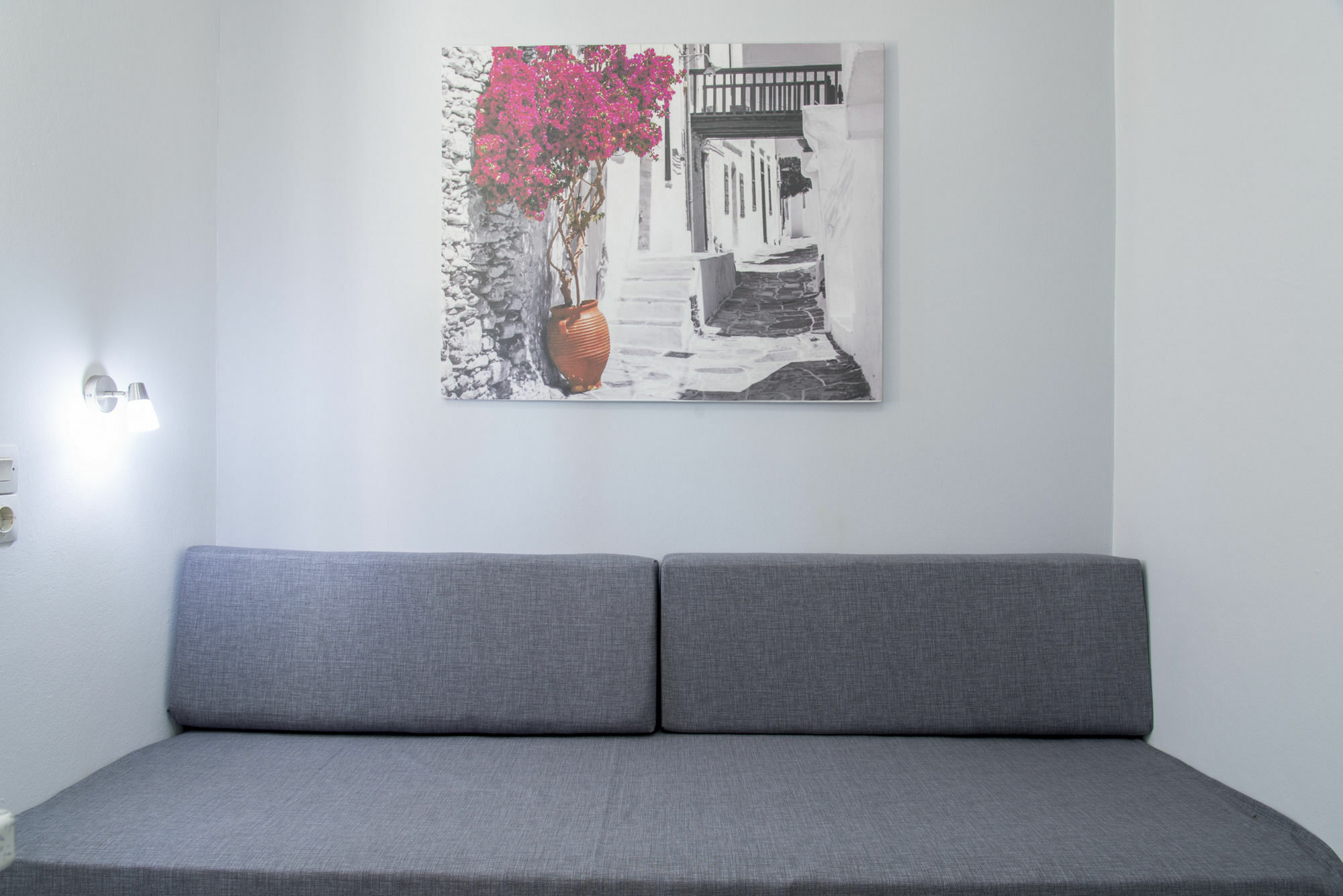 Byron Apartments Тигаки Экстерьер фото